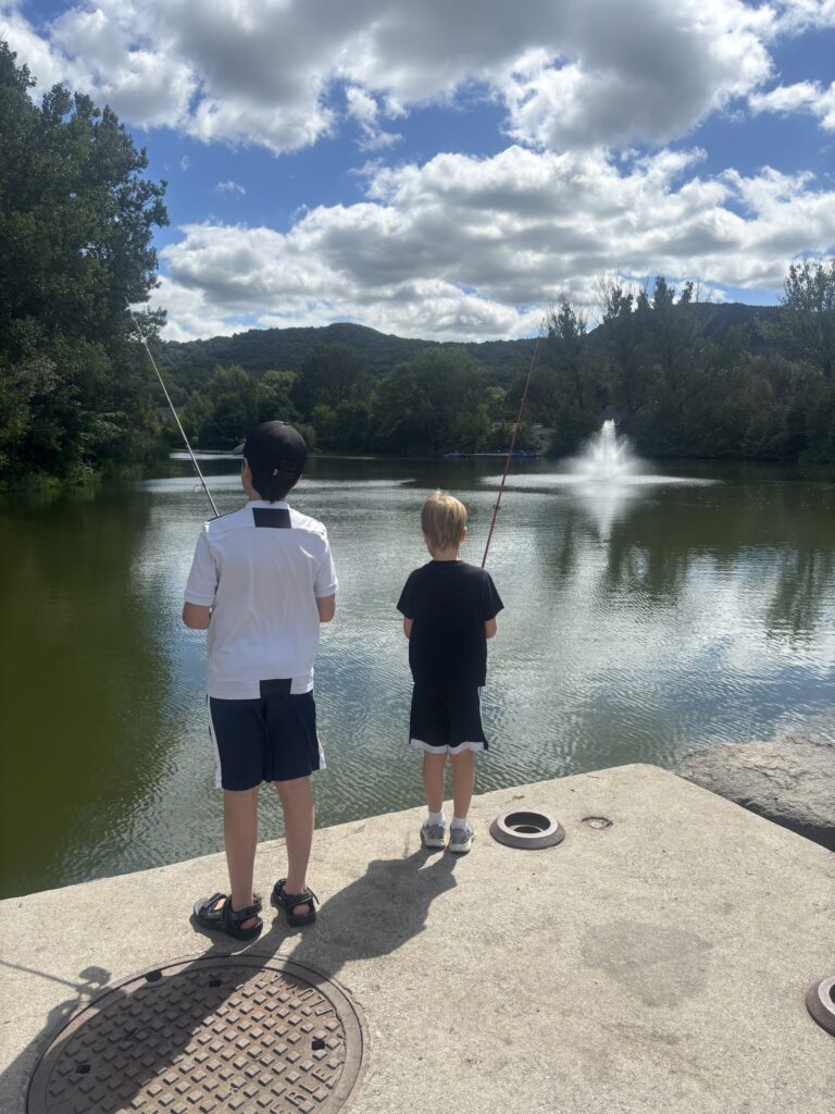 Pêche au lac des Outardes: interdite… mais populaire!